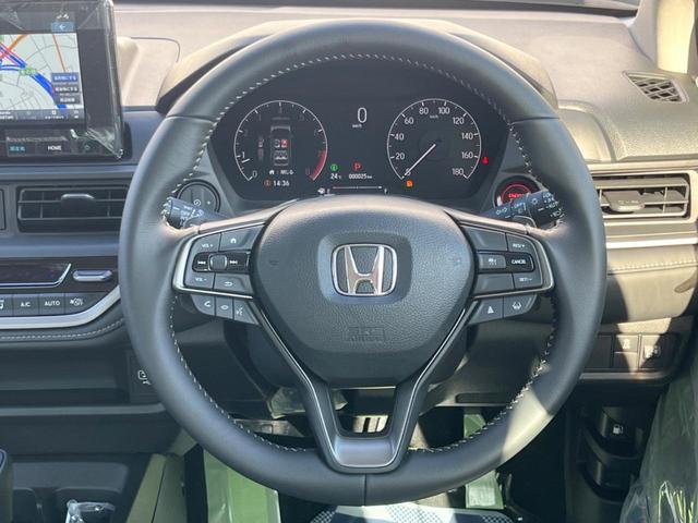 WR-V Z 登録済未使用車 純正8型ナビ バックカメラ ホンダセンシング レーダークルーズ ハーフレザーシート コーナーセンサー スマートキー LEDヘッド オートハイビーム 純正17インチAW 革巻きハンドル(11枚目)