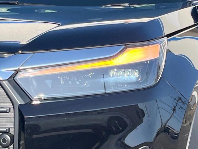 WR-V Z 登録済未使用車 純正8型ナビ バックカメラ ホンダセンシング レーダークルーズ ハーフレザーシート コーナーセンサー スマートキー LEDヘッド オートハイビーム 純正17インチAW 革巻きハンドル(12枚目)