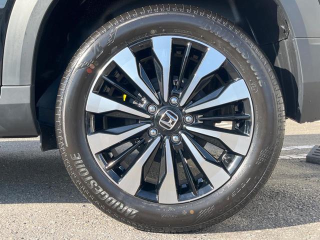 WR-V Z 登録済未使用車 純正8型ナビ バックカメラ ホンダセンシング レーダークルーズ ハーフレザーシート コーナーセンサー スマートキー LEDヘッド オートハイビーム 純正17インチAW 革巻きハンドル(32枚目)