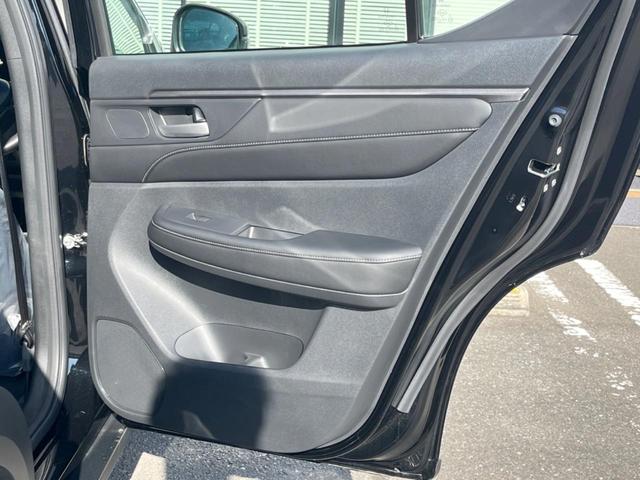 WR-V Z 登録済未使用車 純正8型ナビ バックカメラ ホンダセンシング レーダークルーズ ハーフレザーシート コーナーセンサー スマートキー LEDヘッド オートハイビーム 純正17インチAW 革巻きハンドル(42枚目)