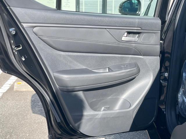 WR-V Z 登録済未使用車 純正8型ナビ バックカメラ ホンダセンシング レーダークルーズ ハーフレザーシート コーナーセンサー スマートキー LEDヘッド オートハイビーム 純正17インチAW 革巻きハンドル(44枚目)