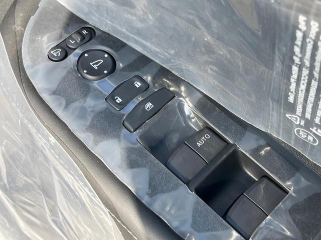 WR-V Z 登録済未使用車 純正8型ナビ バックカメラ ホンダセンシング レーダークルーズ ハーフレザーシート コーナーセンサー スマートキー LEDヘッド オートハイビーム 純正17インチAW 革巻きハンドル(47枚目)