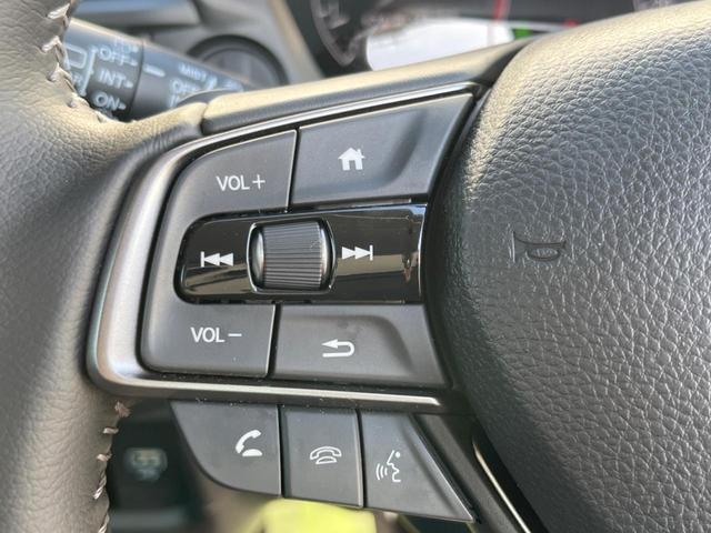 WR-V Z 登録済未使用車 純正8型ナビ バックカメラ ホンダセンシング レーダークルーズ ハーフレザーシート コーナーセンサー スマートキー LEDヘッド オートハイビーム 純正17インチAW 革巻きハンドル(51枚目)