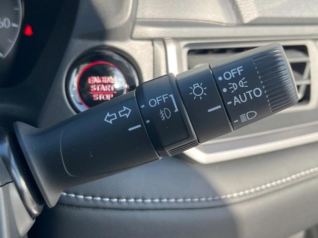 WR-V Z 登録済未使用車 純正8型ナビ バックカメラ ホンダセンシング レーダークルーズ ハーフレザーシート コーナーセンサー スマートキー LEDヘッド オートハイビーム 純正17インチAW 革巻きハンドル(52枚目)