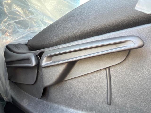 WR-V Z 登録済未使用車 純正8型ナビ バックカメラ ホンダセンシング レーダークルーズ ハーフレザーシート コーナーセンサー スマートキー LEDヘッド オートハイビーム 純正17インチAW 革巻きハンドル(59枚目)