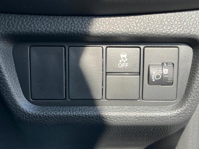 WR-V Z 登録済未使用車 純正8型ナビ バックカメラ ホンダセンシング レーダークルーズ ハーフレザーシート コーナーセンサー スマートキー LEDヘッド オートハイビーム 純正17インチAW 革巻きハンドル(60枚目)