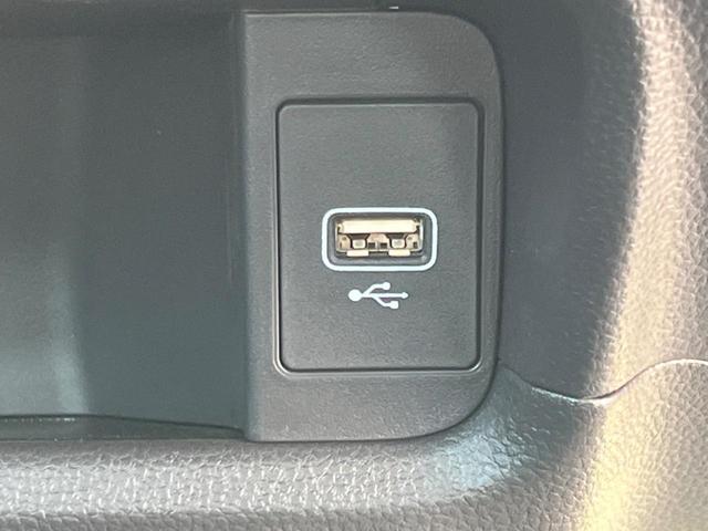 WR-V Z 登録済未使用車 純正8型ナビ バックカメラ ホンダセンシング レーダークルーズ ハーフレザーシート コーナーセンサー スマートキー LEDヘッド オートハイビーム 純正17インチAW 革巻きハンドル(61枚目)