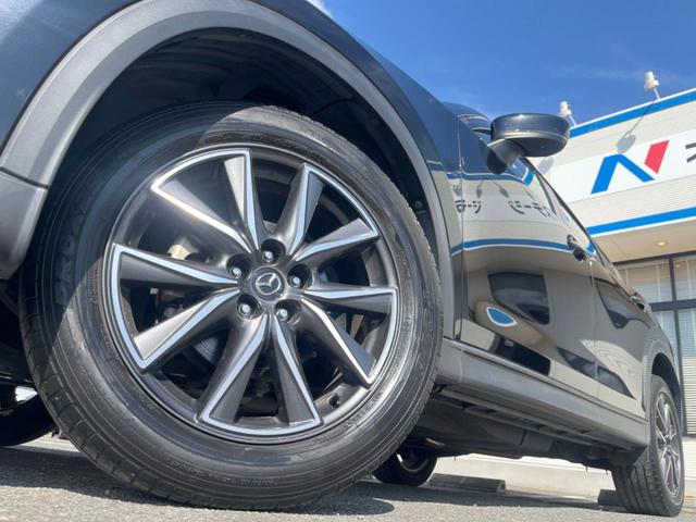 【純正１９インチアルミホイール】外観にマッチした純正アルミホイールを装着しております。各種社外アルミホイールや、スタッドレスタイヤも取扱いしております。是非ご相談ください♪