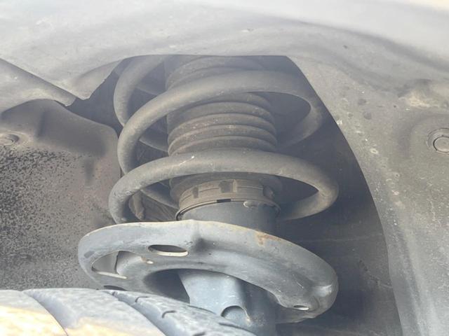 お車を安心してお乗りいただく為には、足回りの定期点検が欠かせません。サービスサポート（有償保証）では無料点検もご提供しており、安心のカーライフをお過ごしいただけるサポート体制が整っています。