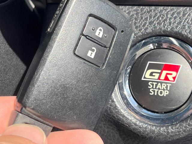 ハリアー エレガンス GRスポーツ 9型ナビ バックカメラ プリクラッシュセーフティ レーダークルーズ 禁煙車 ハーフレザーシート パワーシート スマートキー LEDヘッドライト ETC オートハイビーム 純正19インチアルミホイール(8枚目)