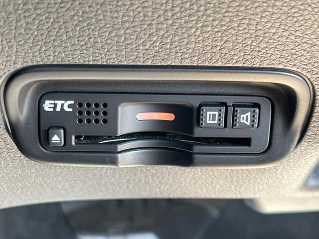 ヴェゼル ハイブリッドZ・ホンダセンシング 9インチナビ バックカメラ ホンダセンシング レーダークルーズ 禁煙車 ハーフレザーシート ドラレコ スマートキー LEDヘッド ルーフレール ETC オートライト 純正17インチアルミホイール(8枚目)