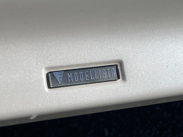 ハリアー プレミアム 大型サンルーフ モデリスタエアロ 純正9型ナビ バックカメラ 禁煙車 パワーバックドア パワーシート スマートキー LEDヘッドライト ETC クルーズコントロール 車線逸脱警報 純正18インチAW(4枚目)