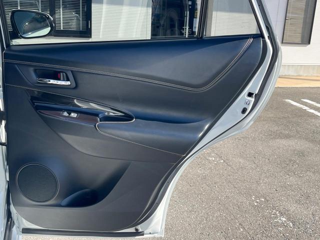 ハリアー プレミアム 大型サンルーフ モデリスタエアロ 純正9型ナビ バックカメラ 禁煙車 パワーバックドア パワーシート スマートキー LEDヘッドライト ETC クルーズコントロール 車線逸脱警報 純正18インチAW(48枚目)