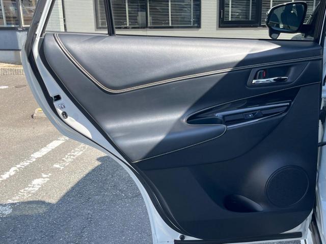 ハリアー プレミアム 大型サンルーフ モデリスタエアロ 純正9型ナビ バックカメラ 禁煙車 パワーバックドア パワーシート スマートキー LEDヘッドライト ETC クルーズコントロール 車線逸脱警報 純正18インチAW(50枚目)