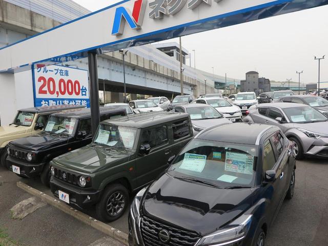 ズラッと並んだ展示車と大きな「Ｎ」の看板が目印です！