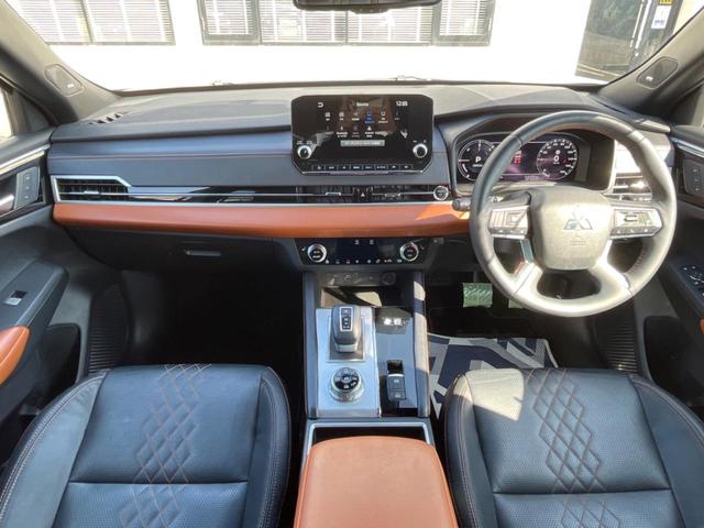 アウトランダーPHEV P 全周囲カメラ BOSEサウンド AC100V電源 eアシスト レーダークルーズ 禁煙車 ハンズフリーパワーバックドア 黒革シート シートヒーター シートメモリー 9型ディスプレイオーディオ ETC(2枚目)