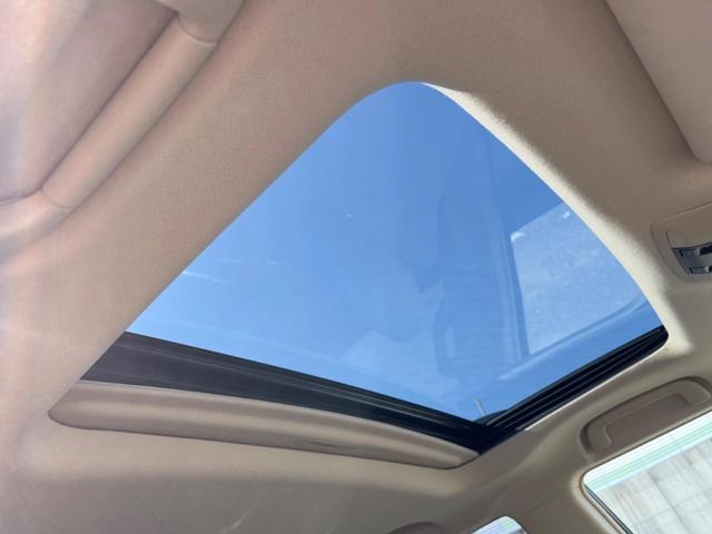 ランドクルーザープラド TX Lパッケージ 4WD 7人乗り サンルーフ モデリスタエアロ バックカメラ 純正9型ナビ セーフティセンス レーダークルーズ 禁煙車 レザーシート 快適温熱シート コーナーセンサー LEDヘッド ルーフレール(4枚目)