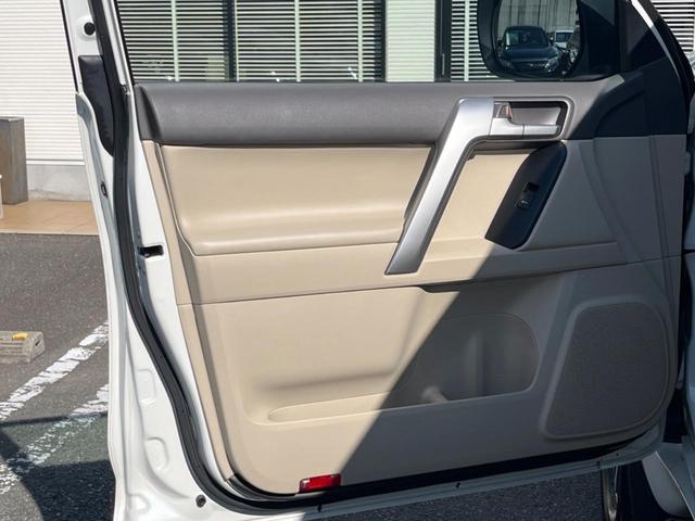 ランドクルーザープラド TX Lパッケージ 4WD 7人乗り サンルーフ モデリスタエアロ バックカメラ 純正9型ナビ セーフティセンス レーダークルーズ 禁煙車 レザーシート 快適温熱シート コーナーセンサー LEDヘッド ルーフレール(49枚目)