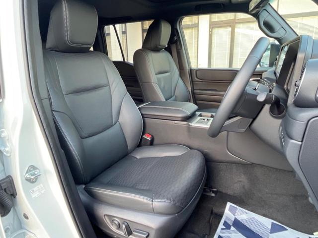 ランドクルーザー２５０ ＶＸ　４ＷＤ　サンルーフ　丸目１眼ＬＥＤヘッド　トヨタチームメイト　全周囲カメラ　セーフティセンス　レーダークルーズ　禁煙車　レザーシート　シートエアコン　パワーシート　１２．３インチディスプレイオーディオ（8枚目）