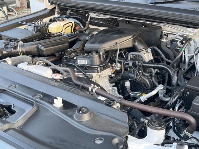 ランドクルーザー２５０ ＶＸ　４ＷＤ　サンルーフ　丸目１眼ＬＥＤヘッド　トヨタチームメイト　全周囲カメラ　セーフティセンス　レーダークルーズ　禁煙車　レザーシート　シートエアコン　パワーシート　１２．３インチディスプレイオーディオ（18枚目）