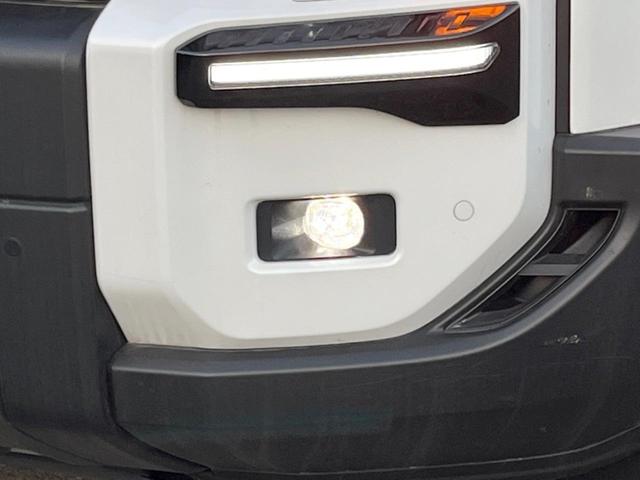 ランドクルーザー２５０ ＶＸ　４ＷＤ　サンルーフ　丸目１眼ＬＥＤヘッド　トヨタチームメイト　全周囲カメラ　セーフティセンス　レーダークルーズ　禁煙車　レザーシート　シートエアコン　パワーシート　１２．３インチディスプレイオーディオ（26枚目）