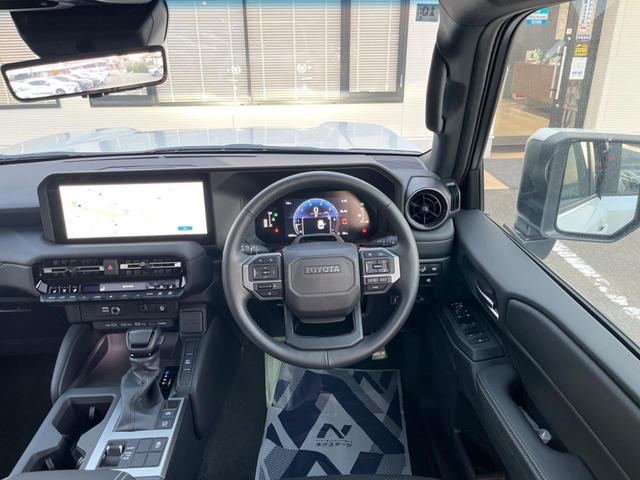 ランドクルーザー２５０ ＶＸ　４ＷＤ　サンルーフ　丸目１眼ＬＥＤヘッド　トヨタチームメイト　全周囲カメラ　セーフティセンス　レーダークルーズ　禁煙車　レザーシート　シートエアコン　パワーシート　１２．３インチディスプレイオーディオ（47枚目）