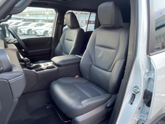 ランドクルーザー２５０ ＶＸ　４ＷＤ　サンルーフ　丸目１眼ＬＥＤヘッド　トヨタチームメイト　全周囲カメラ　セーフティセンス　レーダークルーズ　禁煙車　レザーシート　シートエアコン　パワーシート　１２．３インチディスプレイオーディオ（61枚目）