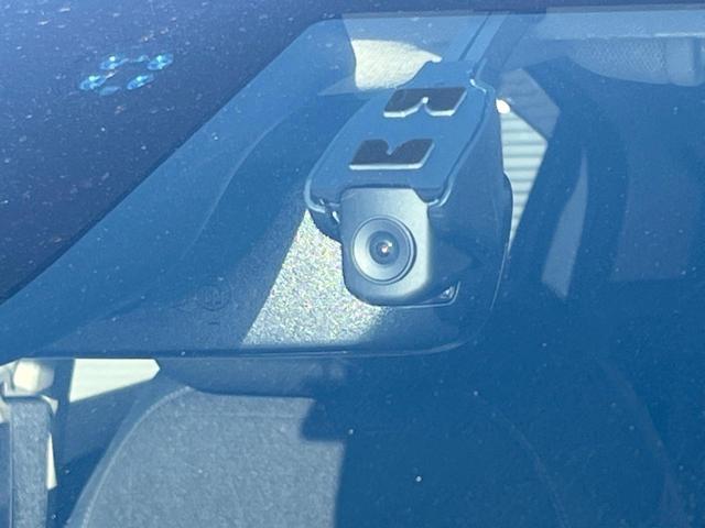 ヴェゼル e:HEV Z バックカメラ ホンダセンシング レーダークルーズ 禁煙車 電動リアゲート ハーフレザーシート ドラレコ コーナーセンサー スマートキー LEDヘッド ビルトインETC 純正18インチアルミ(8枚目)