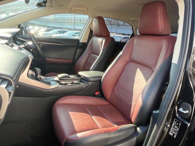 ＮＸ ＮＸ３００ｈ　バージョンＬ　サイド・バックカメラ　衝突被害軽減システム　禁煙車　電動リアゲート　レザーシート　前席シートエアコン　全席パワーシート　ドラレコ　コーナーセンサー　スマートキー　ＬＥＤヘッド　ビルトインＥＴＣ（38枚目）