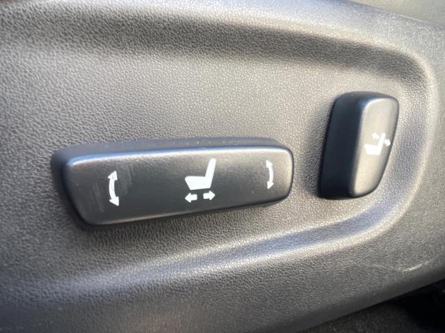 ＮＸ ＮＸ３００ｈ　バージョンＬ　サイド・バックカメラ　衝突被害軽減システム　禁煙車　電動リアゲート　レザーシート　前席シートエアコン　全席パワーシート　ドラレコ　コーナーセンサー　スマートキー　ＬＥＤヘッド　ビルトインＥＴＣ（65枚目）