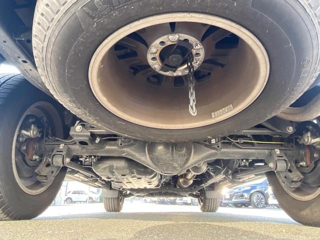 ランドクルーザープラド TX Lパッケージ マットブラックエディション 4WD ターボ ディーゼル(軽油) 7人乗り サンルーフ 全周囲カメラ 衝突被害軽減システム レーダークルーズ 禁煙車 レザーシート 前席シートエアコン ドラレコ コーナーセンサー スマートキー(19枚目)