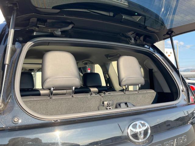 ランドクルーザープラド TX Lパッケージ マットブラックエディション 4WD ターボ ディーゼル(軽油) 7人乗り サンルーフ 全周囲カメラ 衝突被害軽減システム レーダークルーズ 禁煙車 レザーシート 前席シートエアコン ドラレコ コーナーセンサー スマートキー(32枚目)