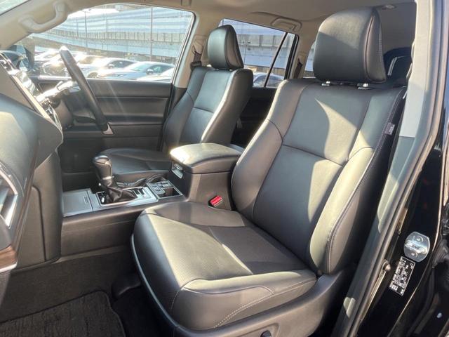 ランドクルーザープラド TX Lパッケージ マットブラックエディション 4WD ターボ ディーゼル(軽油) 7人乗り サンルーフ 全周囲カメラ 衝突被害軽減システム レーダークルーズ 禁煙車 レザーシート 前席シートエアコン ドラレコ コーナーセンサー スマートキー(42枚目)