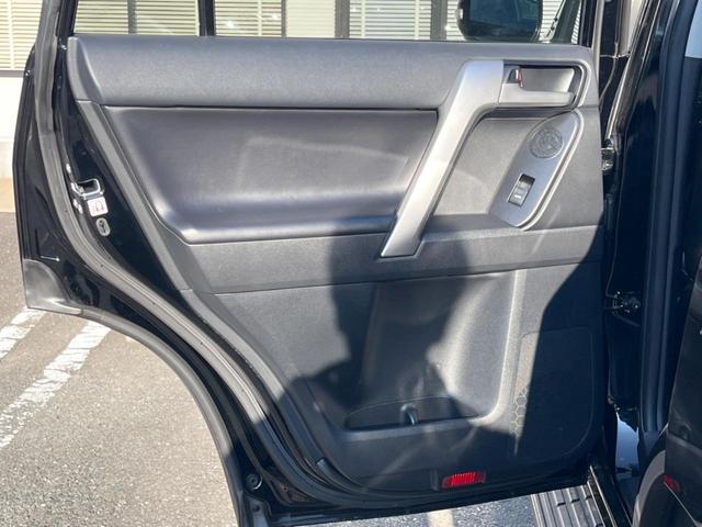 ランドクルーザープラド TX Lパッケージ マットブラックエディション 4WD ターボ ディーゼル(軽油) 7人乗り サンルーフ 全周囲カメラ 衝突被害軽減システム レーダークルーズ 禁煙車 レザーシート 前席シートエアコン ドラレコ コーナーセンサー スマートキー(53枚目)