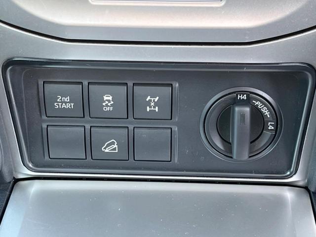 ランドクルーザープラド TX Lパッケージ マットブラックエディション 4WD ターボ ディーゼル(軽油) 7人乗り サンルーフ 全周囲カメラ 衝突被害軽減システム レーダークルーズ 禁煙車 レザーシート 前席シートエアコン ドラレコ コーナーセンサー スマートキー(63枚目)