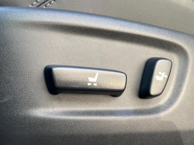 ランドクルーザープラド TX Lパッケージ マットブラックエディション 4WD ターボ ディーゼル(軽油) 7人乗り サンルーフ 全周囲カメラ 衝突被害軽減システム レーダークルーズ 禁煙車 レザーシート 前席シートエアコン ドラレコ コーナーセンサー スマートキー(70枚目)