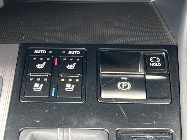 【シートベンチレーション】夏場は涼しい風でお尻や背中の熱やムレを防ぎ、冬はエアコンよりも早く温まってポカポカに！季節を問わず快適に過ごせます。