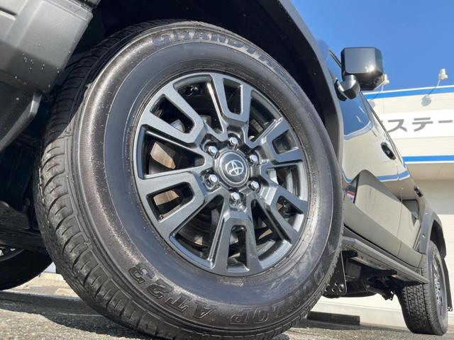 ランドクルーザー250 VX ターボ ディーゼル 7人乗 ムーンルーフ 全周囲カメラ 丸目1眼LEDヘッド トヨタセーフティセンス 禁煙車 パワーバックドア 黒革シート シートベンチレーション 12.3型ディスプレイディスプレイ(14枚目)