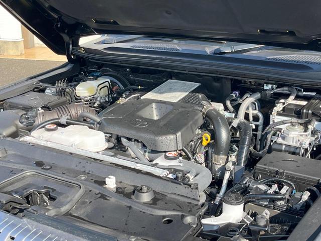 ランドクルーザー250 VX ターボ ディーゼル 7人乗 ムーンルーフ 全周囲カメラ 丸目1眼LEDヘッド トヨタセーフティセンス 禁煙車 パワーバックドア 黒革シート シートベンチレーション 12.3型ディスプレイディスプレイ(18枚目)