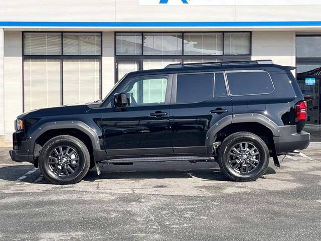 ランドクルーザー250 VX ターボ ディーゼル 7人乗 ムーンルーフ 全周囲カメラ 丸目1眼LEDヘッド トヨタセーフティセンス 禁煙車 パワーバックドア 黒革シート シートベンチレーション 12.3型ディスプレイディスプレイ(25枚目)