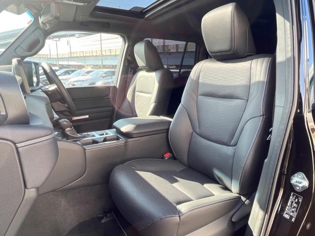 ランドクルーザー250 VX ターボ ディーゼル 7人乗 ムーンルーフ 全周囲カメラ 丸目1眼LEDヘッド トヨタセーフティセンス 禁煙車 パワーバックドア 黒革シート シートベンチレーション 12.3型ディスプレイディスプレイ(42枚目)