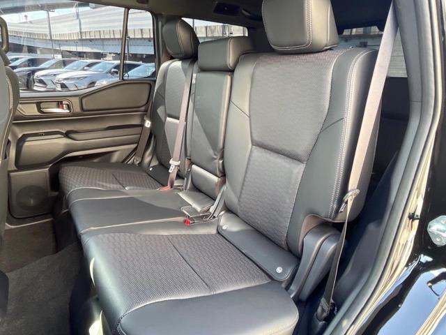 ランドクルーザー250 VX ターボ ディーゼル 7人乗 ムーンルーフ 全周囲カメラ 丸目1眼LEDヘッド トヨタセーフティセンス 禁煙車 パワーバックドア 黒革シート シートベンチレーション 12.3型ディスプレイディスプレイ(43枚目)