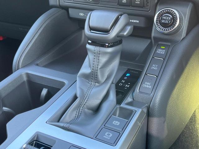 ランドクルーザー250 VX ターボ ディーゼル 7人乗 ムーンルーフ 全周囲カメラ 丸目1眼LEDヘッド トヨタセーフティセンス 禁煙車 パワーバックドア 黒革シート シートベンチレーション 12.3型ディスプレイディスプレイ(51枚目)