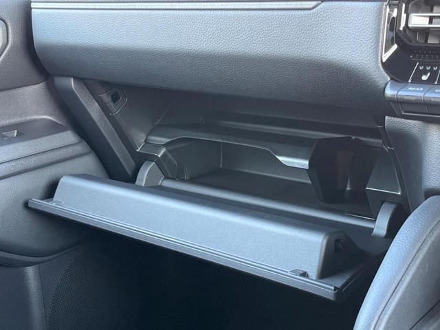 ランドクルーザー250 VX ターボ ディーゼル 7人乗 ムーンルーフ 全周囲カメラ 丸目1眼LEDヘッド トヨタセーフティセンス 禁煙車 パワーバックドア 黒革シート シートベンチレーション 12.3型ディスプレイディスプレイ(56枚目)