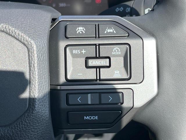 ランドクルーザー250 VX ターボ ディーゼル 7人乗 ムーンルーフ 全周囲カメラ 丸目1眼LEDヘッド トヨタセーフティセンス 禁煙車 パワーバックドア 黒革シート シートベンチレーション 12.3型ディスプレイディスプレイ(63枚目)