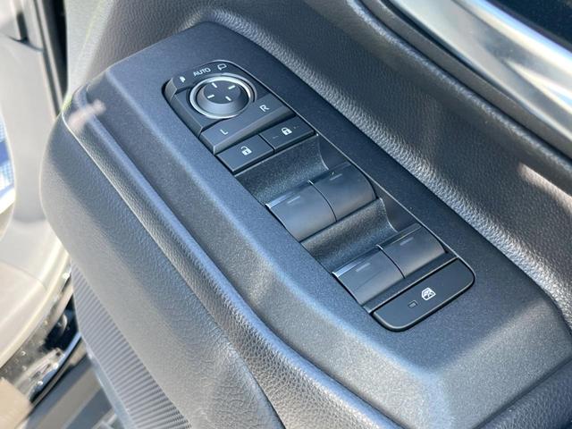 ランドクルーザー250 VX ターボ ディーゼル 7人乗 ムーンルーフ 全周囲カメラ 丸目1眼LEDヘッド トヨタセーフティセンス 禁煙車 パワーバックドア 黒革シート シートベンチレーション 12.3型ディスプレイディスプレイ(73枚目)