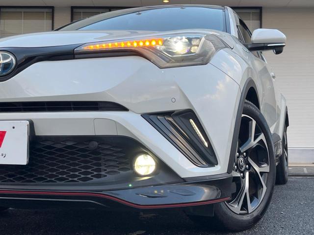 【シーケンシャルターンランプ付きＬＥＤヘッドライト】人気の『流れるウィンカー』付きのＬＥＤヘッドライトを装備♪高級感はもちろん、点灯時は存在感たっぷりで他車からも認識されやすく安心です。