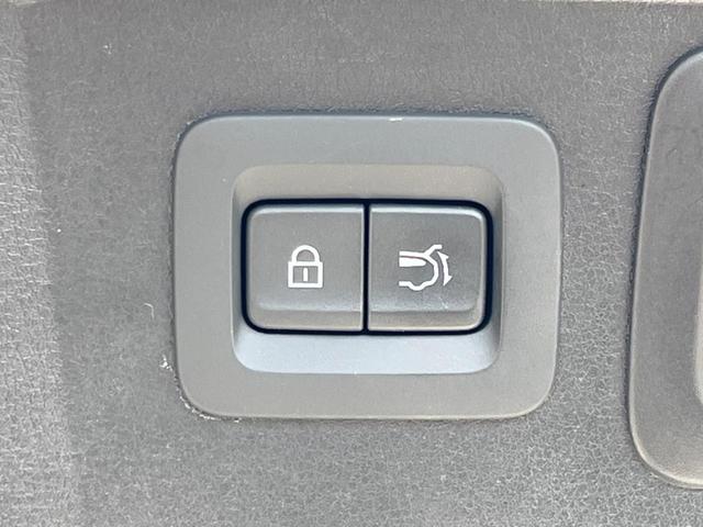 ＣＸ－６０ ＸＤ－ハイブリッド　プレミアムスポーツ　ターボ　サンルーフ　１２．３型マツダコネクト　全周囲カメラ　ＢＯＳＥサウンド　スマートブレーキサポート　禁煙車　ハンズフリーパワーバックドア　茶革シート　シートベンチレーション　シートメモリー　ＥＴＣ（8枚目）