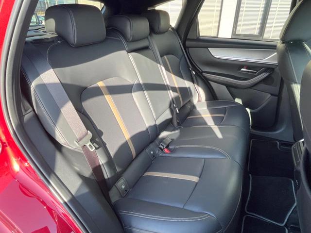 ＣＸ－６０ ＸＤ　エクスクルーシブモード　ターボ　サンルーフ　１２．３型マツダコネクト　全周囲カメラ　ＢＯＳＥサウンド　スマートブレーキサポート　禁煙車　ハンズフリーパワーバックドア　黒革シート　シートベンチレーション　シートメモリー　ＥＴＣ（10枚目）