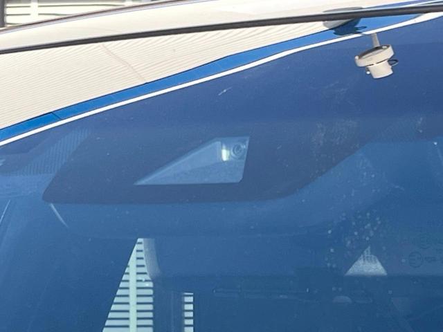 ハリアーハイブリッド Ｚ　レザーパッケージ　調光パノラマルーフ　ナビ機能付１２．３型ディスプレイオーディオ　全周囲カメラ　ＪＢＬサウンド　トヨタセーフティセンス　禁煙車　ハンズフリーパワーバックドア　黒革シート　シートベンチレーション　ＥＴＣ（5枚目）